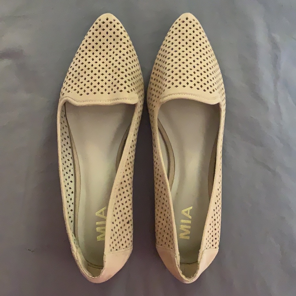 MIA flats size 9